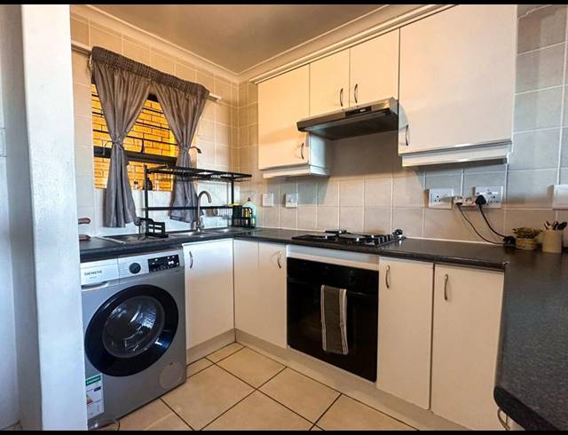 2 BEDROOM PROPERTY TO RENT IN GORDONS BAY